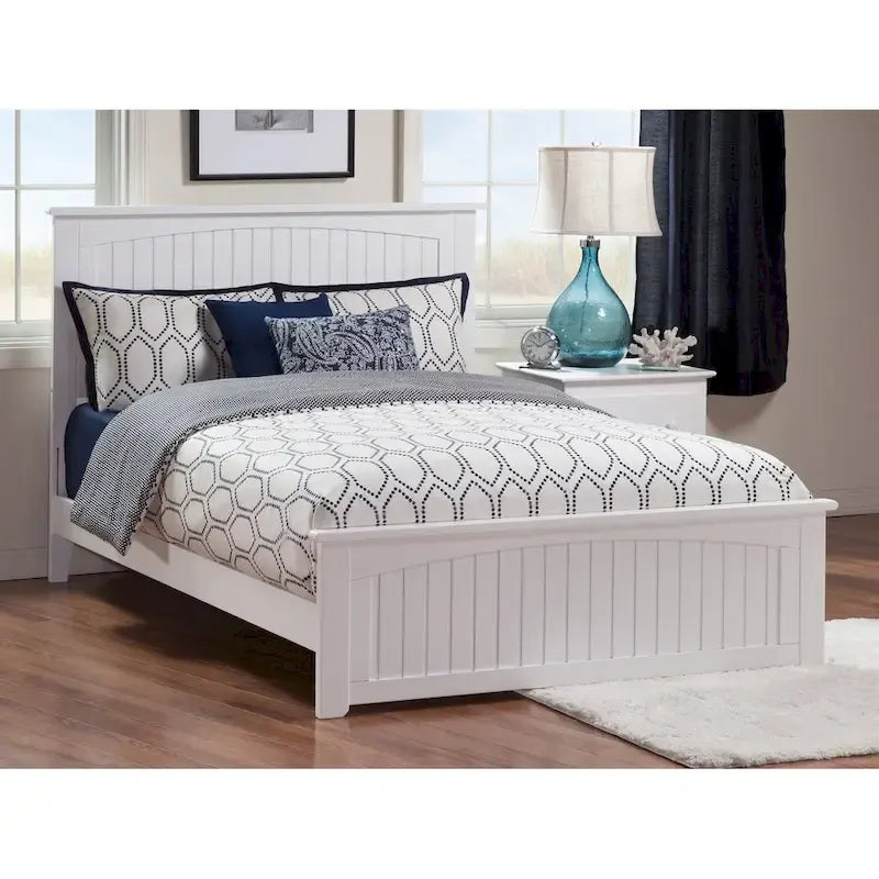 White Solid Wood Queen Platform Bed with Footboard and USB Charging